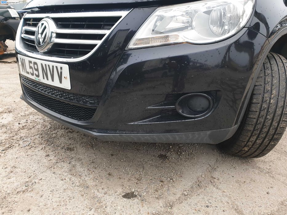 Bara Spoiler Fata cu Grila cu Emblema si Grile Proiectoare Volkswagen Tiguan NFL Non Facelift 2007 - 2011 Culoare LC9X [K0992] [K0989]