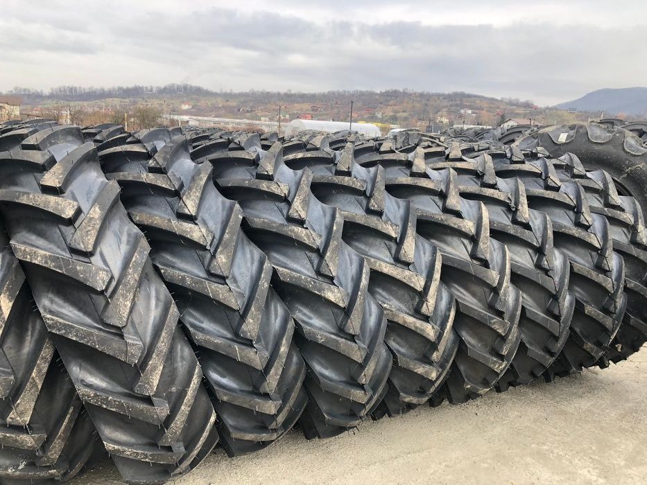Cauciucuri noi 12.4-28 cu 8 pliuri anvelope TRACTOR FIAT 445