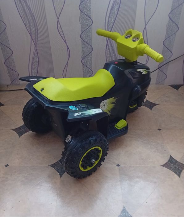 Продавам детски скутер