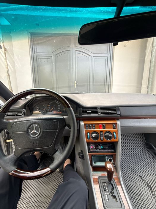 Mercedes benz w124 E320