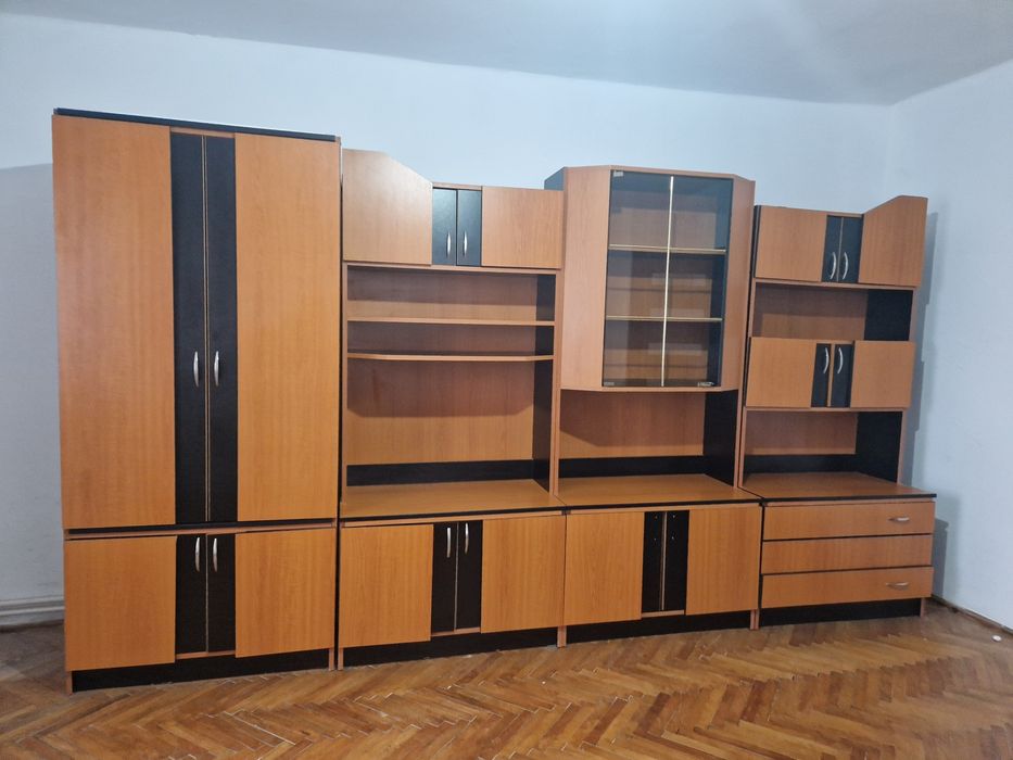 Vând mobilă de living/dormitor.