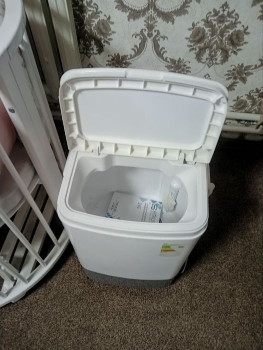 Detskiy kravat va detskiy kir moshina