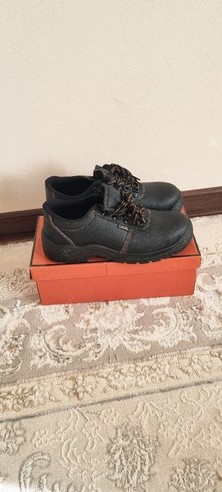 Продам спецобувь