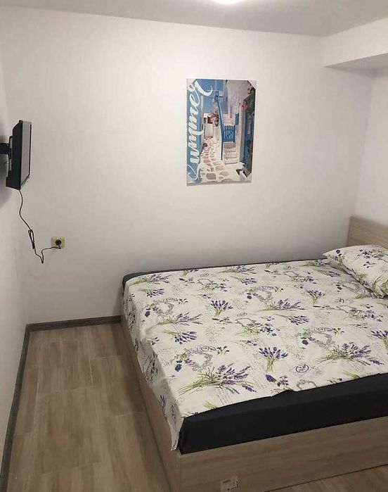 Дава се под наем Тристаен апартамент в Бургас, Лазур - 50 кв.м за 250 € - Снимка #2