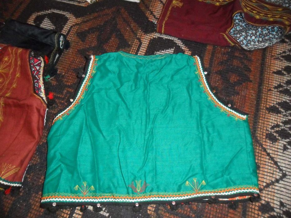 Елек бродиран на ръка/ антика