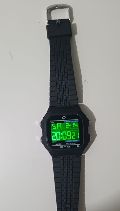 Часы от компании bomi