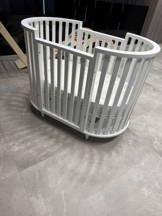 2 броя нови детски креватчета