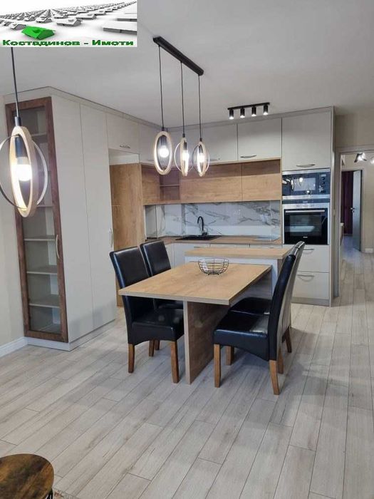 Дава се под наем Тристаен апартамент в Пловдив, Кършияка - 110 кв.м за 700 € - Снимка #1