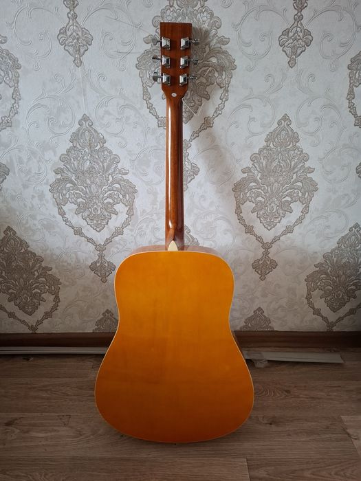 Акустическая гитара