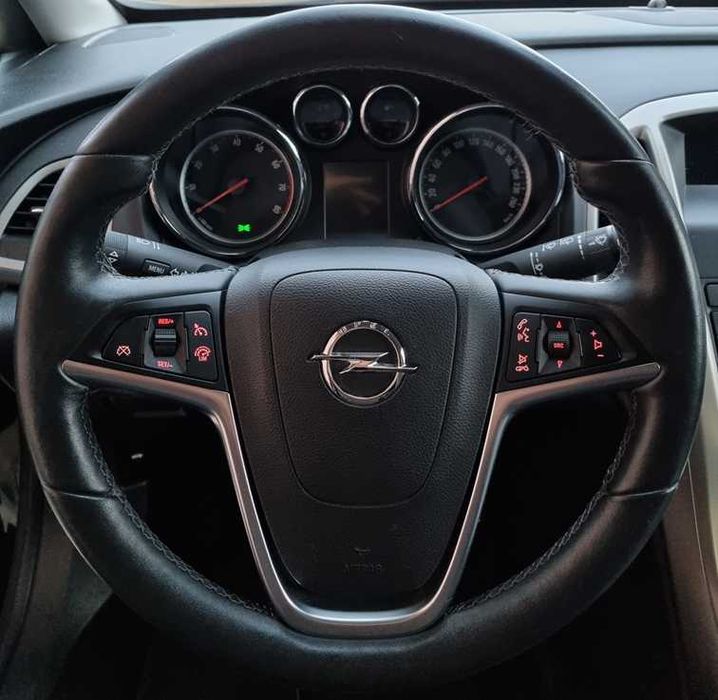 Opel Astra J 1,4 benzina 140 cai model 2014