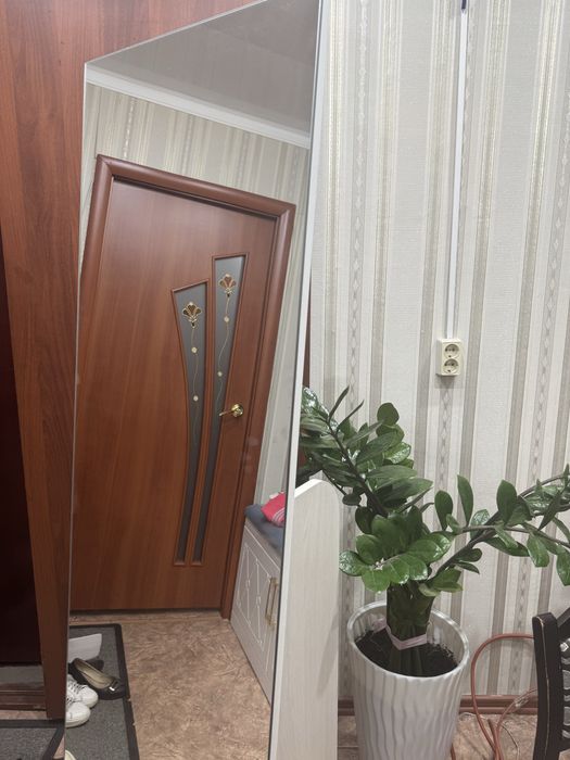 Продам зеркало  в отличном состояний