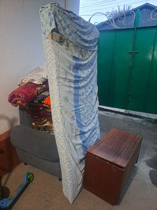 Отдам даром көрпе төсек