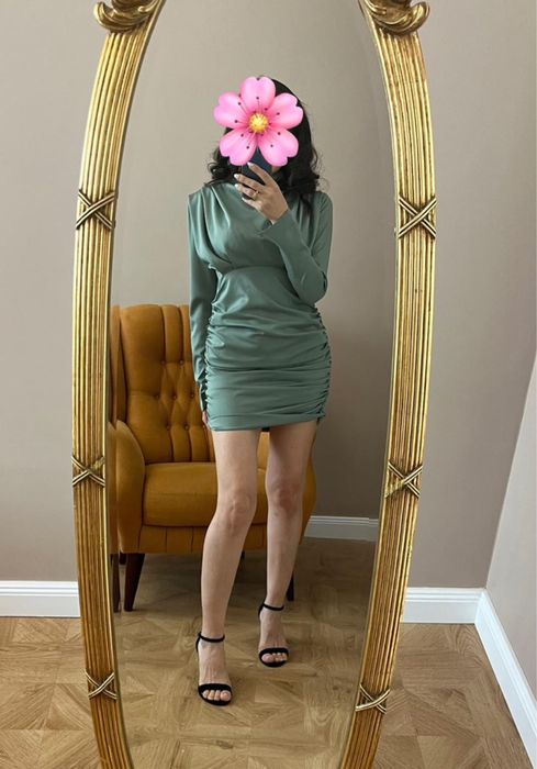 Платье из креп-атласа р.S, M