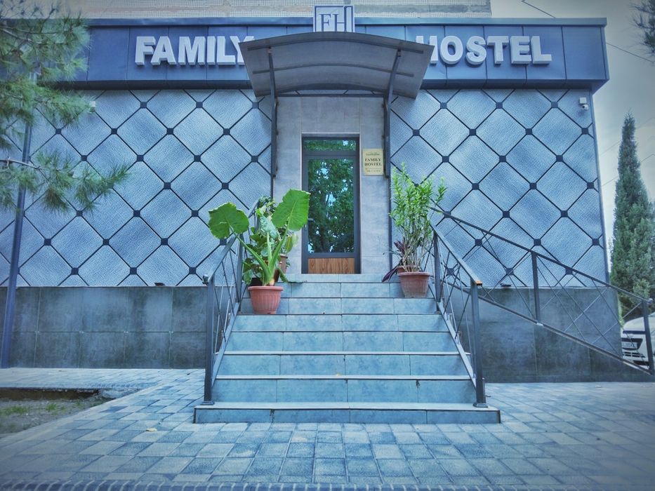 Кунлик Family Hostel сампида