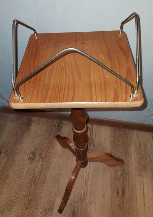 Ретро телефона маса