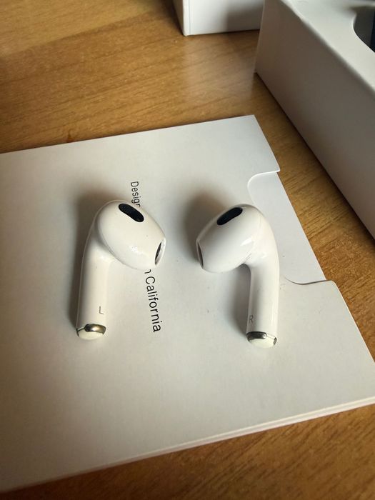 Apple AirPods (3rd generation)