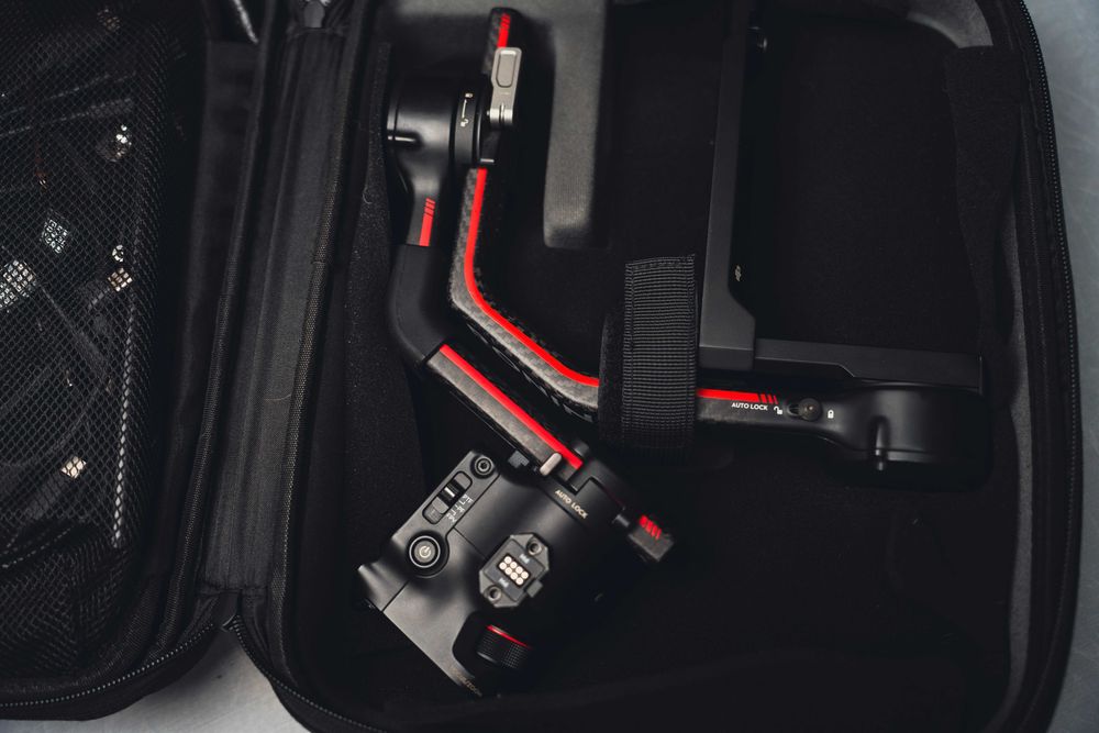 DJI RS 3 Pro Combo – Пълен комплект, много добро състояние