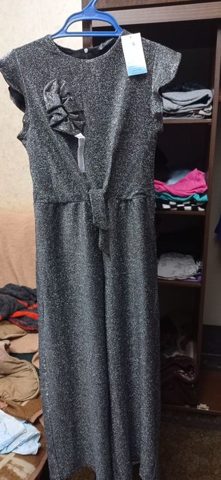 Продается фирменный комбез