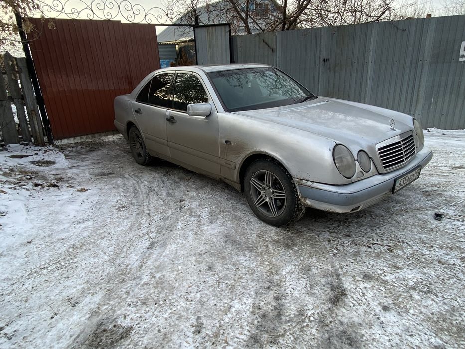 Мерседес Е200 м111