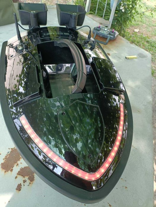 Лодка за Риболов с Дистанционно Управление и GPS Автопилот Модел DZ-30