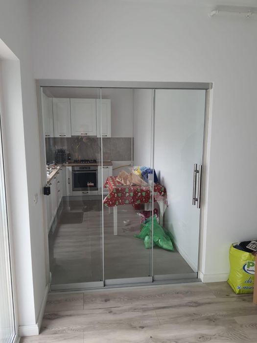 Inchidere teras cu pereti de sticla