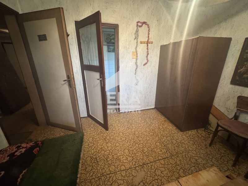 Двустаен апартамент в центъра на Хасково