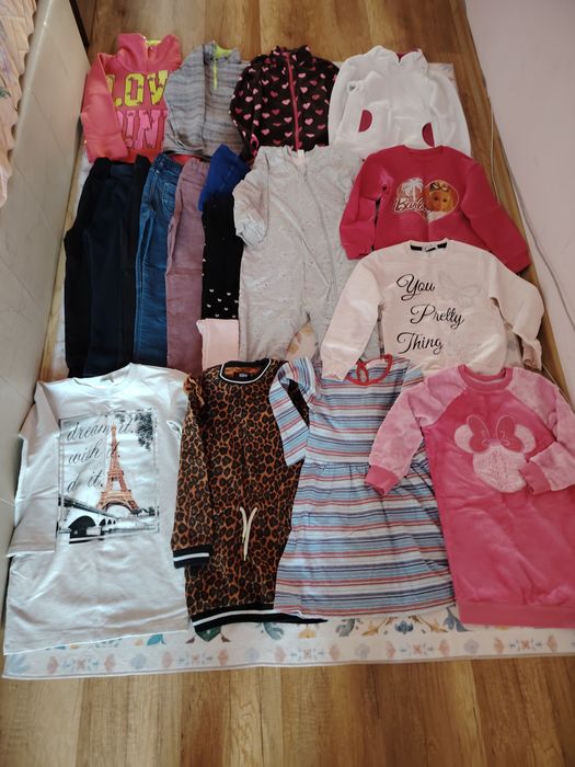 Голям лот дрешки за момиче
