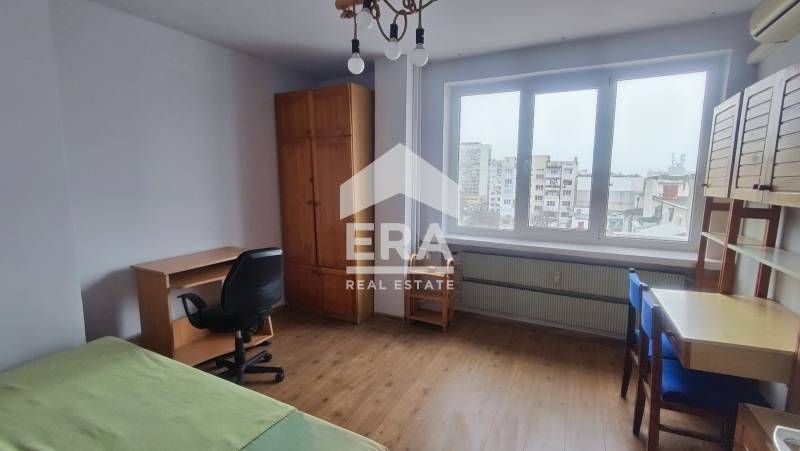 Тристаен апатамент под наем  с отделна кухня в кв. Младост