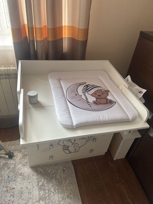 Продам пеленальный столик