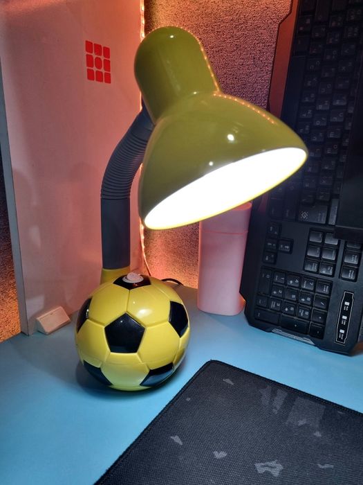 Лампа для стола (универсал)