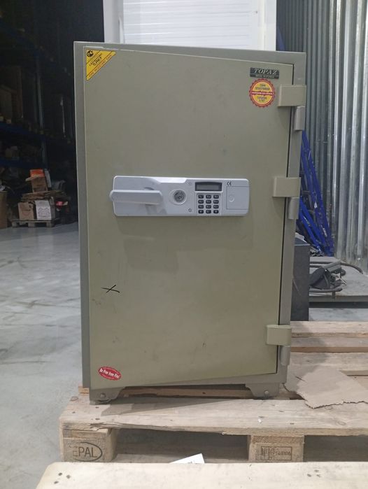 Продается сейф TOPAZ