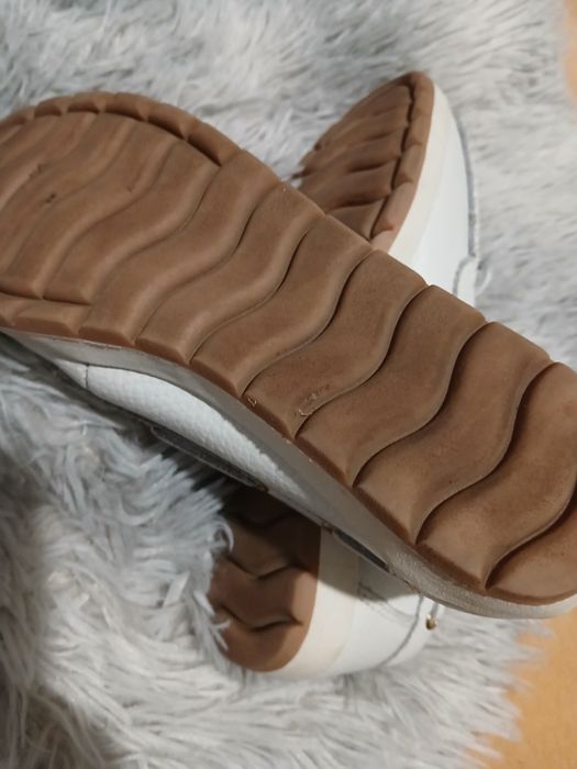 Бели мокасини ест. кожа 36