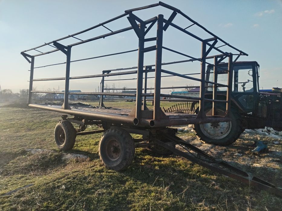 Прицеп, тележка для перевозки сена