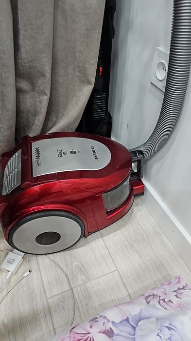 Продам пылесос марки Samsung