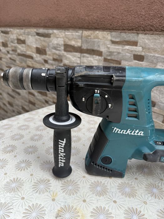 Акумулаторен перфоратор MAKITA DHR264
