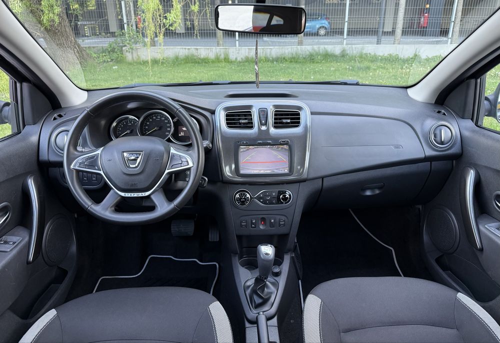 Dacia Sandero Stepway Automat Easy-R- 46.000 km Benzină 0.9 Tce turbo 90 CP Euro 6 Extra dotari full
