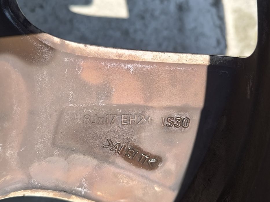 Style 327 17 цола джанти с гуми за BMW F10