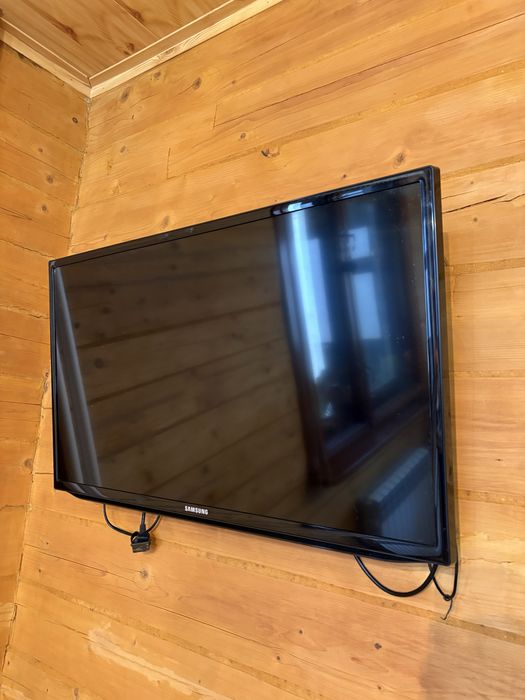 Продам телевизор tcl смарт, samsung (самсунг)