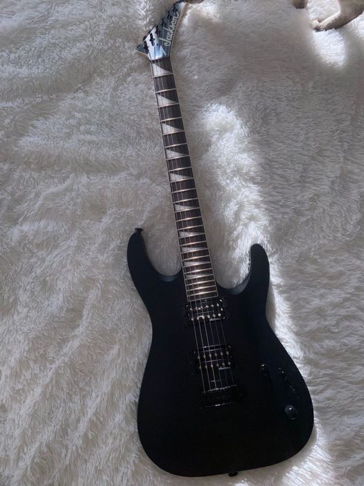 Электрогитара Jackson Dinky JS11