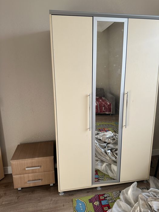 Продам срочно детскую, кровать, шкаф, парта