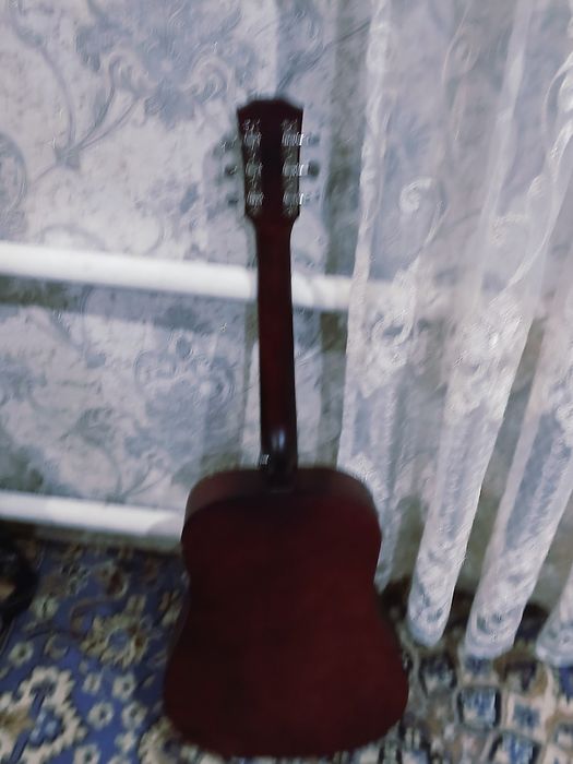 Продам гитаруууу