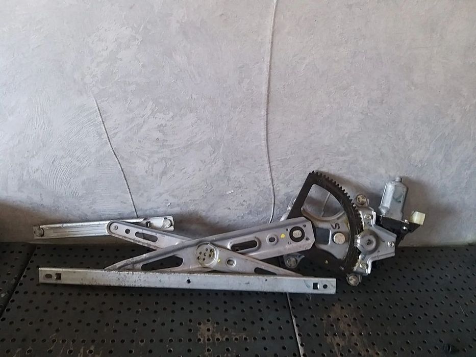 Macara cu motoras dreapta fata hyundai i20 988201j100 2621004670