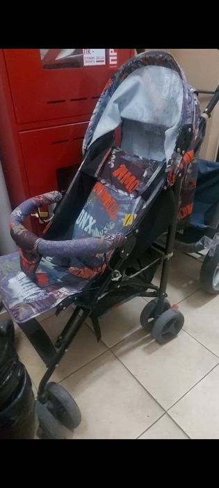 Коляска почти новая, пользовались не долго