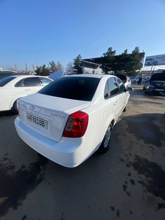 Ласетти 2013.   1.6 матор  пробег 174000 вариантам  бор!!!