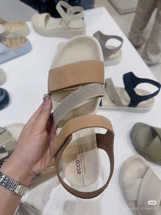 ECCO босоножки.Натурал.кожа