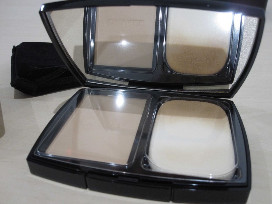 Vitalumiere compact douceur teint poudre aerien CHANEL- 20 BEIGE