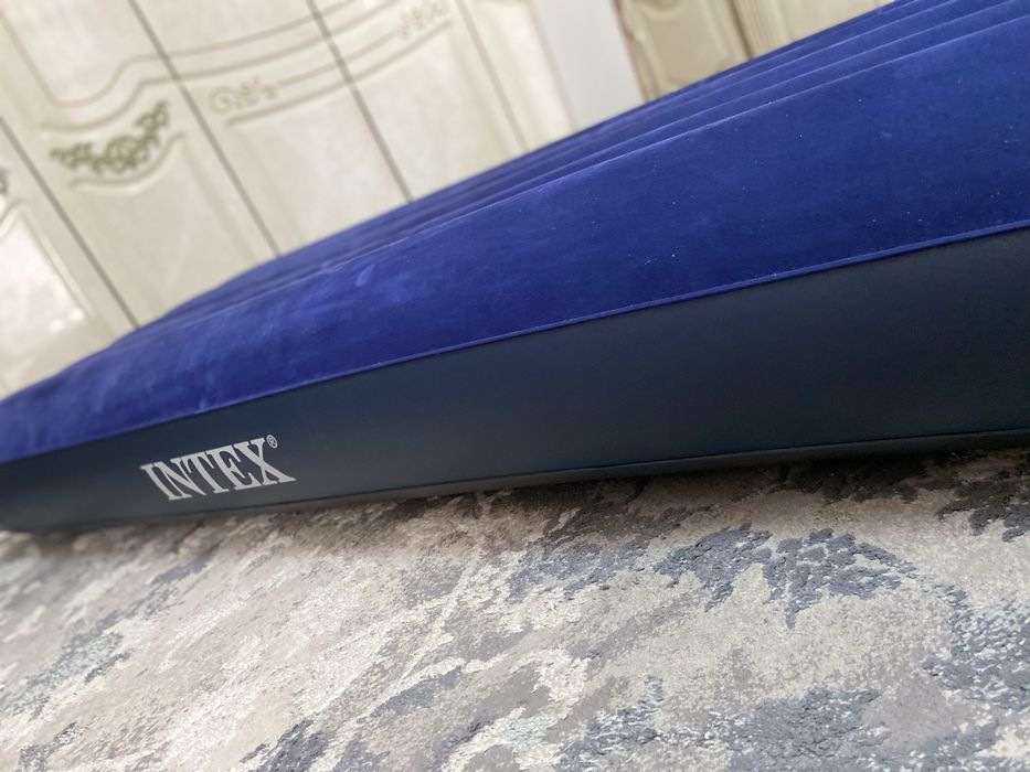 Intex uy va sayohat uchun ishiriladigan matras