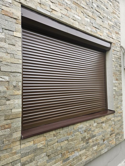 Tamplarie PVC la comanda / Rulouri la comanda