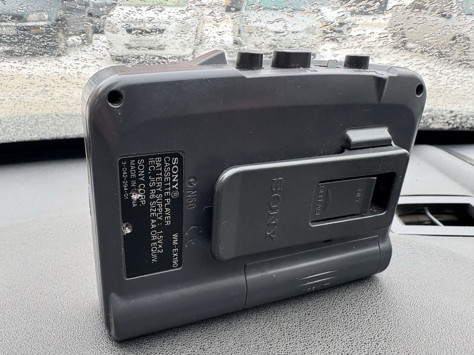 Кассетный плеер sony walkman mega bass