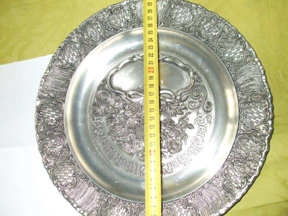 Platou metal argintiu pentru expus perete